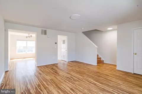 Living - 607 Gold St, Baltimore, MD 21217 photo 4 of 13