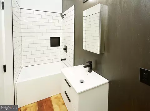 Bath - 1404 Lemmon St, Baltimore, MD 21223 photo 5 of 8