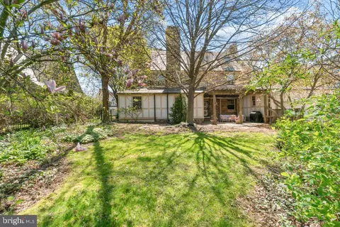 Exterior - 2 E Highfield Rd, Baltimore, MD 21218 photo 4 of 5