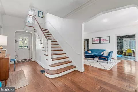Entry Way - 2 E Highfield Rd, Baltimore, MD 21218 photo 3 of 9