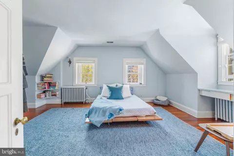 Bedroom - 2 E Highfield Rd, Baltimore, MD 21218 photo 6 of 8