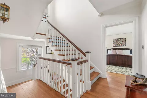 Entry Way - 2 E Highfield Rd, Baltimore, MD 21218 photo 7 of 9