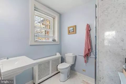 Bath - 2 E Highfield Rd, Baltimore, MD 21218 photo 1 of 3