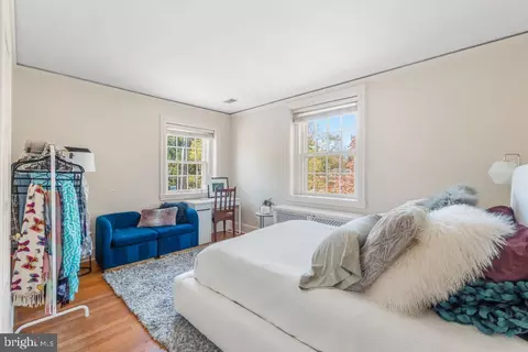Bedroom - 2 E Highfield Rd, Baltimore, MD 21218 photo 5 of 8