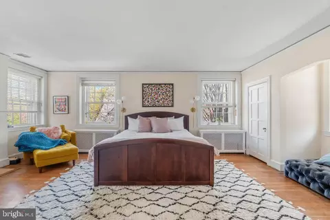 Bedroom - 2 E Highfield Rd, Baltimore, MD 21218 photo 1 of 8
