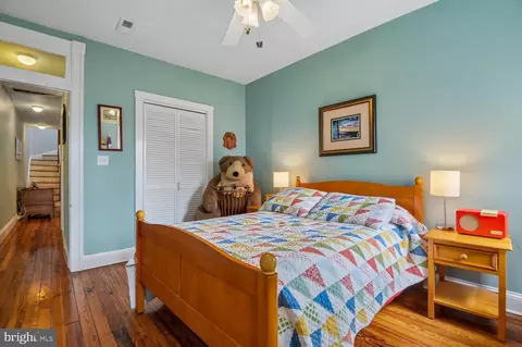 Bedroom - 335 Warren Ave, Baltimore, MD 21230 photo 4 of 6