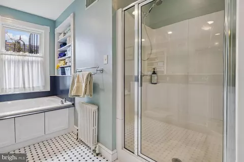 Bath - 335 Warren Ave, Baltimore, MD 21230 photo 4 of 4