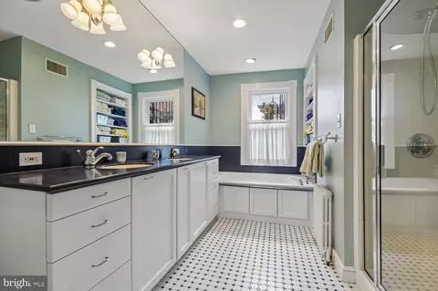 Bath - 335 Warren Ave, Baltimore, MD 21230 photo 3 of 4