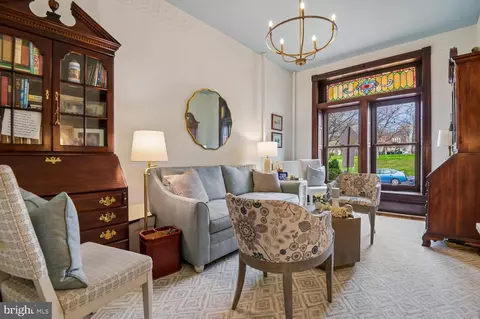 Living - 335 Warren Ave, Baltimore, MD 21230 photo 1 of 4