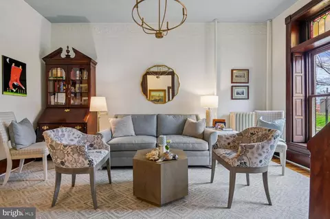 Living - 335 Warren Ave, Baltimore, MD 21230 photo 2 of 4