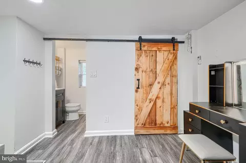Entry Way - 2013 Spark Ct, Baltimore, MD 21231 photo 2 of 2