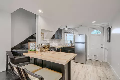 Kitchen - 2013 Spark Ct, Baltimore, MD 21231 photo 4 of 6