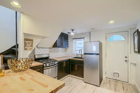 Kitchen - 2013 Spark Ct, Baltimore, MD 21231 photo 1 of 6
