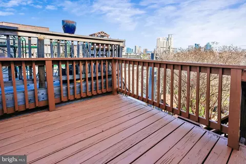 Exterior - 716 E Fort Ave, Baltimore, MD 21230 photo 3 of 11