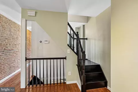Entry Way - 716 E Fort Ave, Baltimore, MD 21230 photo 5 of 7