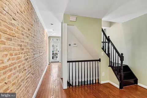 Entry Way - 716 E Fort Ave, Baltimore, MD 21230 photo 2 of 7