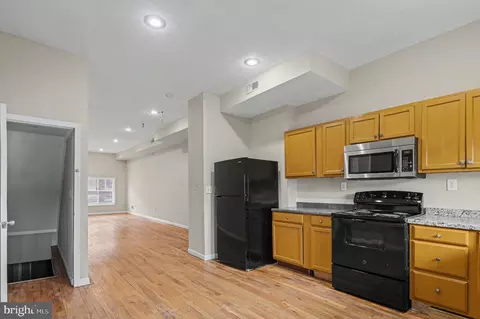 Entry Way - 3418 E Baltimore St, Baltimore, MD 21224 photo 3 of 9