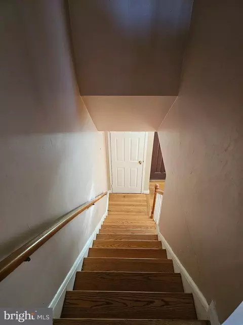 Entry Way - 4728 Williston St, Baltimore, MD 21229 photo 2 of 3