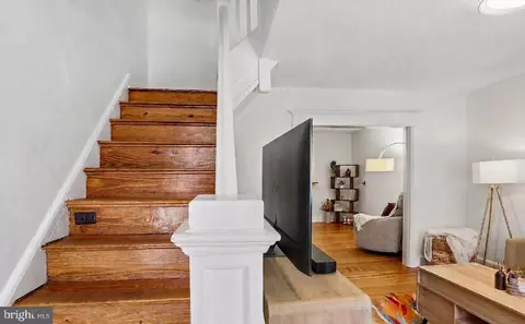 Entry Way - 3124 Chestnut Ave, Baltimore, MD 21211 photo 4 of 7