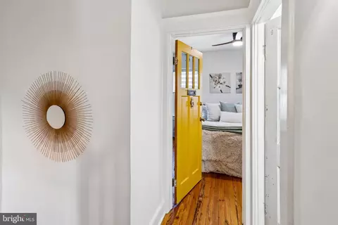 Entry Way - 3124 Chestnut Ave, Baltimore, MD 21211 photo 6 of 7