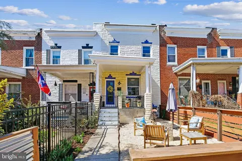 Exterior - 3124 Chestnut Ave, Baltimore, MD 21211 photo 2 of 4