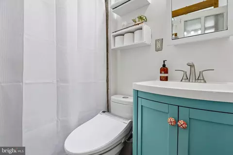 Bath - 3124 Chestnut Ave, Baltimore, MD 21211 photo 1 of 1