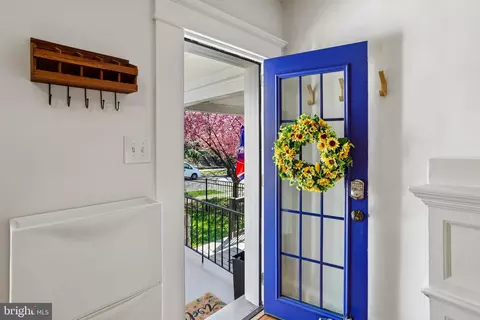 Entry Way - 3124 Chestnut Ave, Baltimore, MD 21211 photo 1 of 7