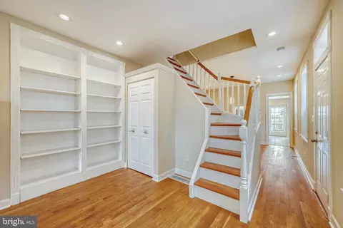 Entry Way - 210 E Randall St, Baltimore, MD 21230 photo 1 of 4