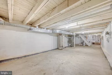 Entry Way - 210 E Randall St, Baltimore, MD 21230 photo 4 of 4