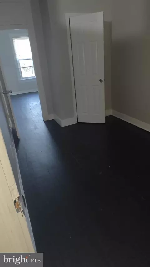 Entry Way - 826 N Luzerne Ave, Baltimore, MD 21205 photo 4 of 4