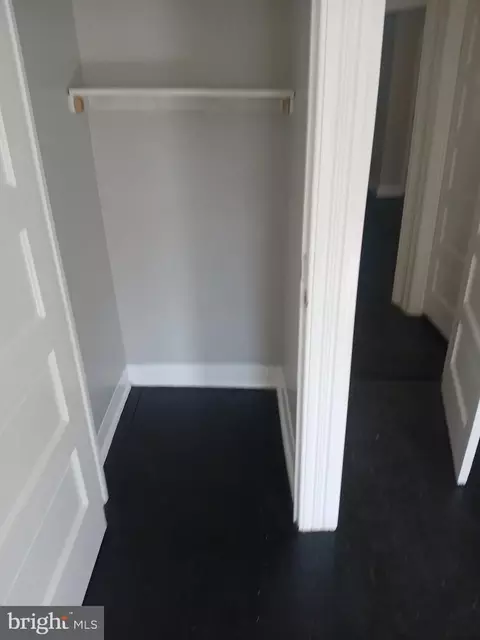 Entry Way - 826 N Luzerne Ave, Baltimore, MD 21205 photo 2 of 4
