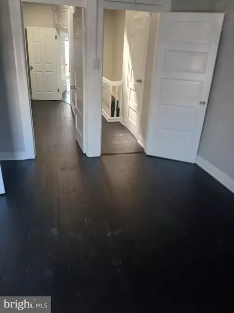 Entry Way - 826 N Luzerne Ave, Baltimore, MD 21205 photo 1 of 4