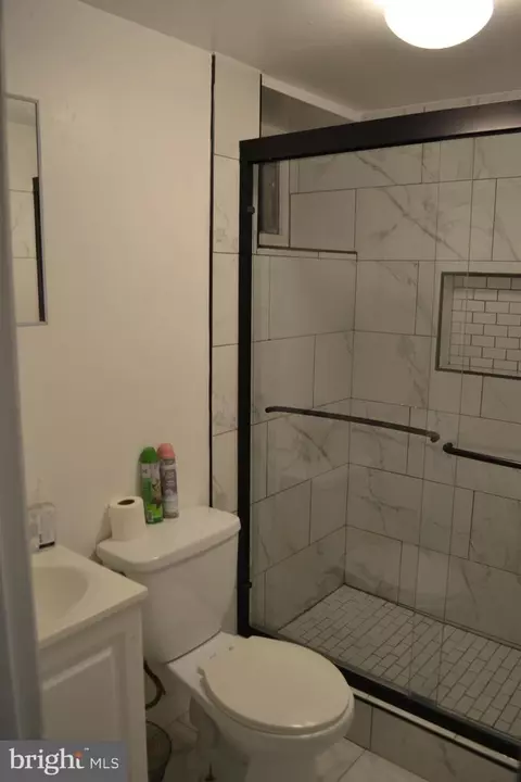 Bath - 5153 Frederick Ave, Baltimore, MD 21229 photo 2 of 4