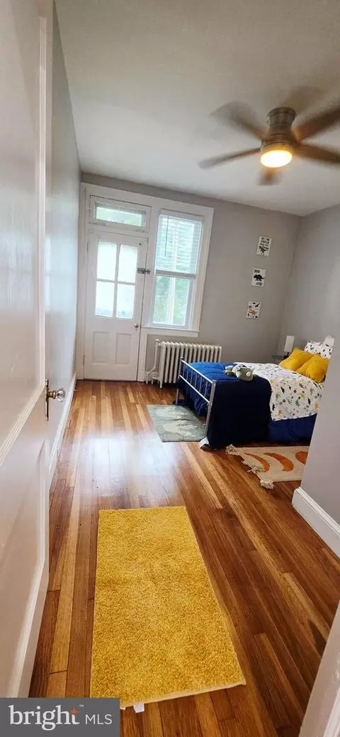 Bedroom - 4128 Parkside Dr, Baltimore, MD 21206 photo 5 of 8
