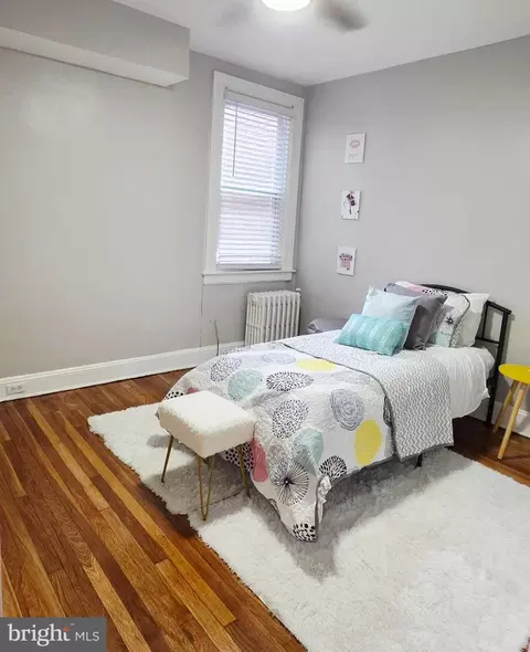 Bedroom - 4128 Parkside Dr, Baltimore, MD 21206 photo 1 of 8