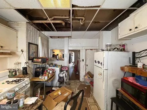 Entry Way - 421 E 28th St, Baltimore, MD 21218 photo 5 of 11