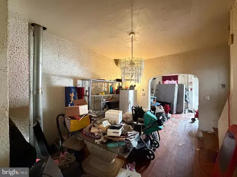 Entry Way - 421 E 28th St, Baltimore, MD 21218 photo 4 of 11