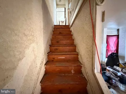 Entry Way - 421 E 28th St, Baltimore, MD 21218 photo 6 of 11