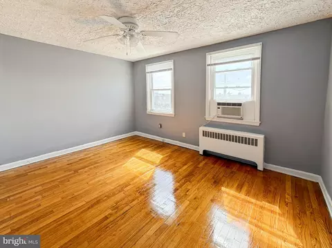 Bedroom - 2709 E Hoffman St, Baltimore, MD 21213 photo 3 of 12