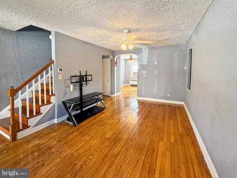 Living - 2709 E Hoffman St, Baltimore, MD 21213 photo 1 of 5