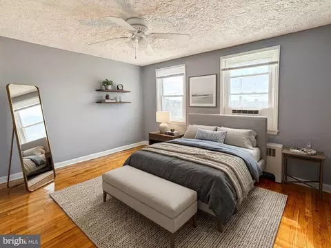 Bedroom - 2709 E Hoffman St, Baltimore, MD 21213 photo 2 of 12