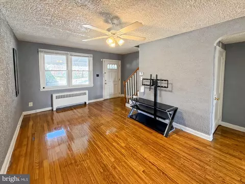 Living - 2709 E Hoffman St, Baltimore, MD 21213 photo 2 of 5
