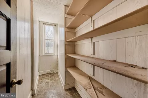 Entry Way - 1601 Ruxton Ave, Baltimore, MD 21216 photo 2 of 2