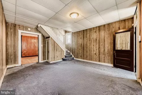 Living - 1601 Ruxton Ave, Baltimore, MD 21216 photo 2 of 4