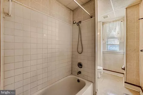 Bath - 1601 Ruxton Ave, Baltimore, MD 21216 photo 1 of 2
