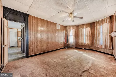 Living - 1601 Ruxton Ave, Baltimore, MD 21216 photo 4 of 4