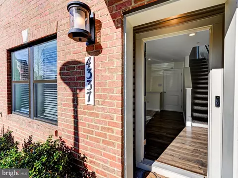 Entry Way - 4337 Laplata Ave, Baltimore, MD 21211 photo 1 of 4