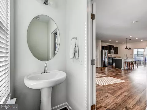 Entry Way - 4337 Laplata Ave, Baltimore, MD 21211 photo 4 of 4