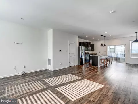 Living - 4337 Laplata Ave, Baltimore, MD 21211 photo 5 of 5