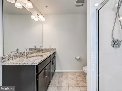 Bath - 4337 Laplata Ave, Baltimore, MD 21211 photo 1 of 2